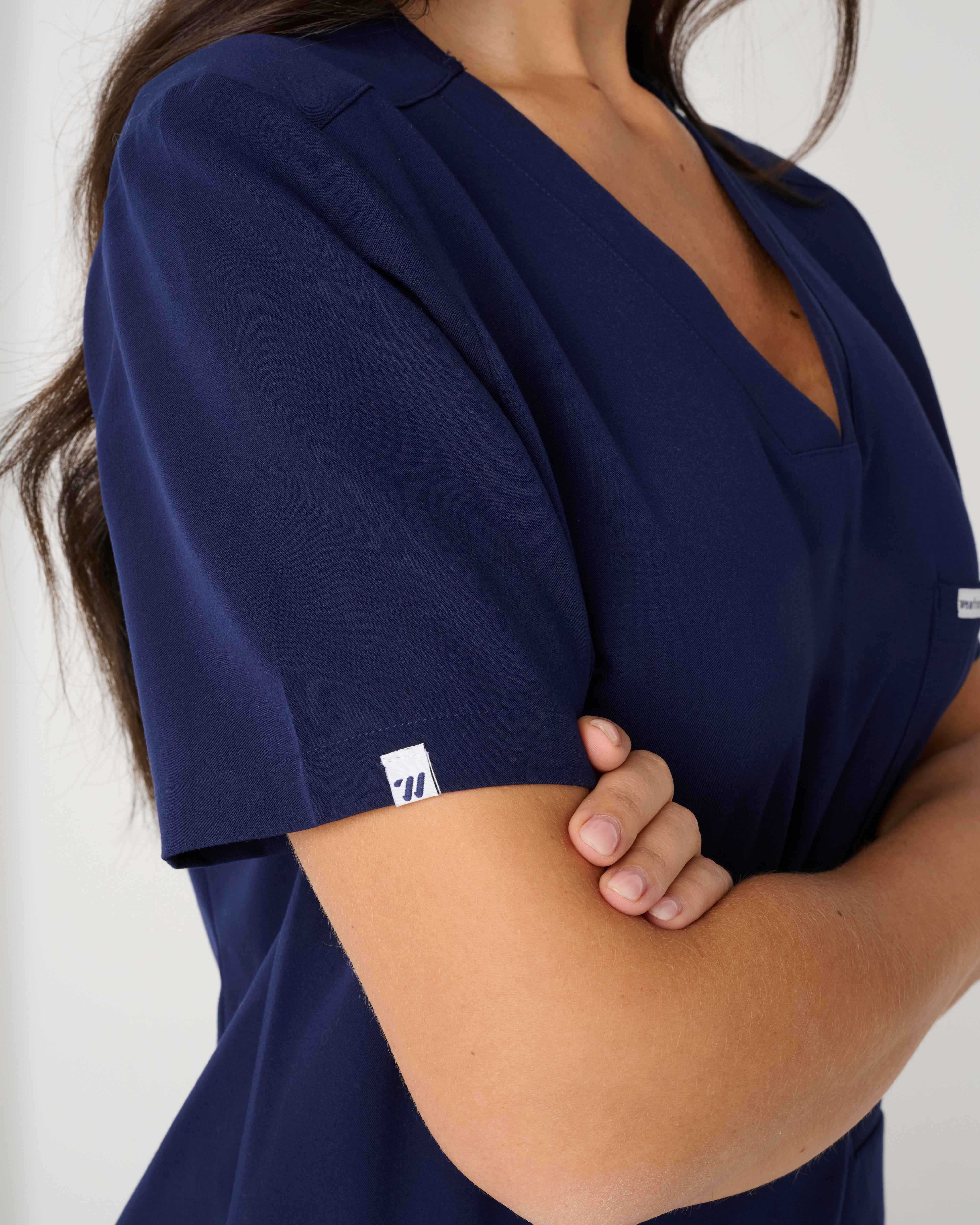 MELBOURNE Three-Pocket Scrub Top Navy