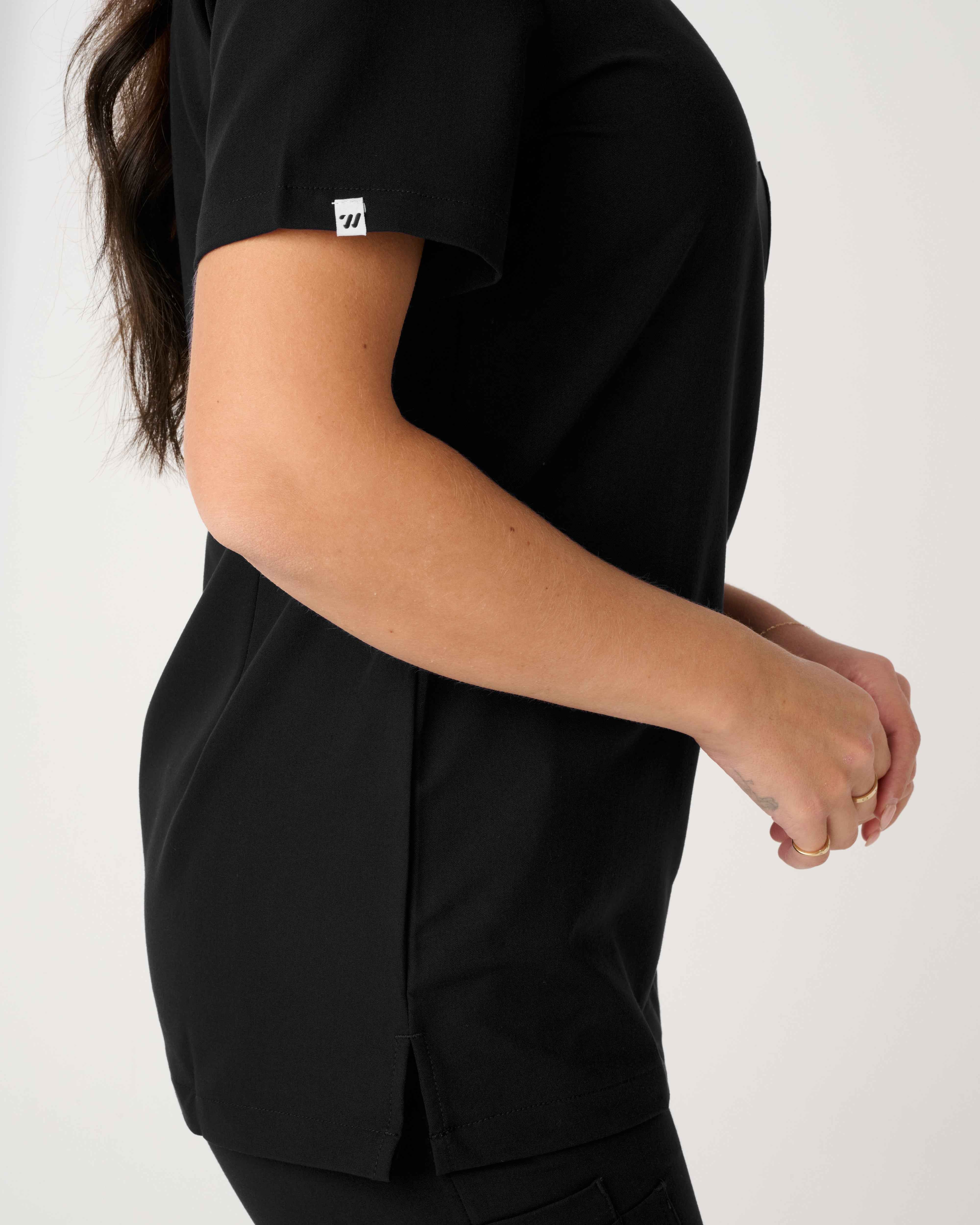 BRISBANE One-Pocket Scrub Top Black