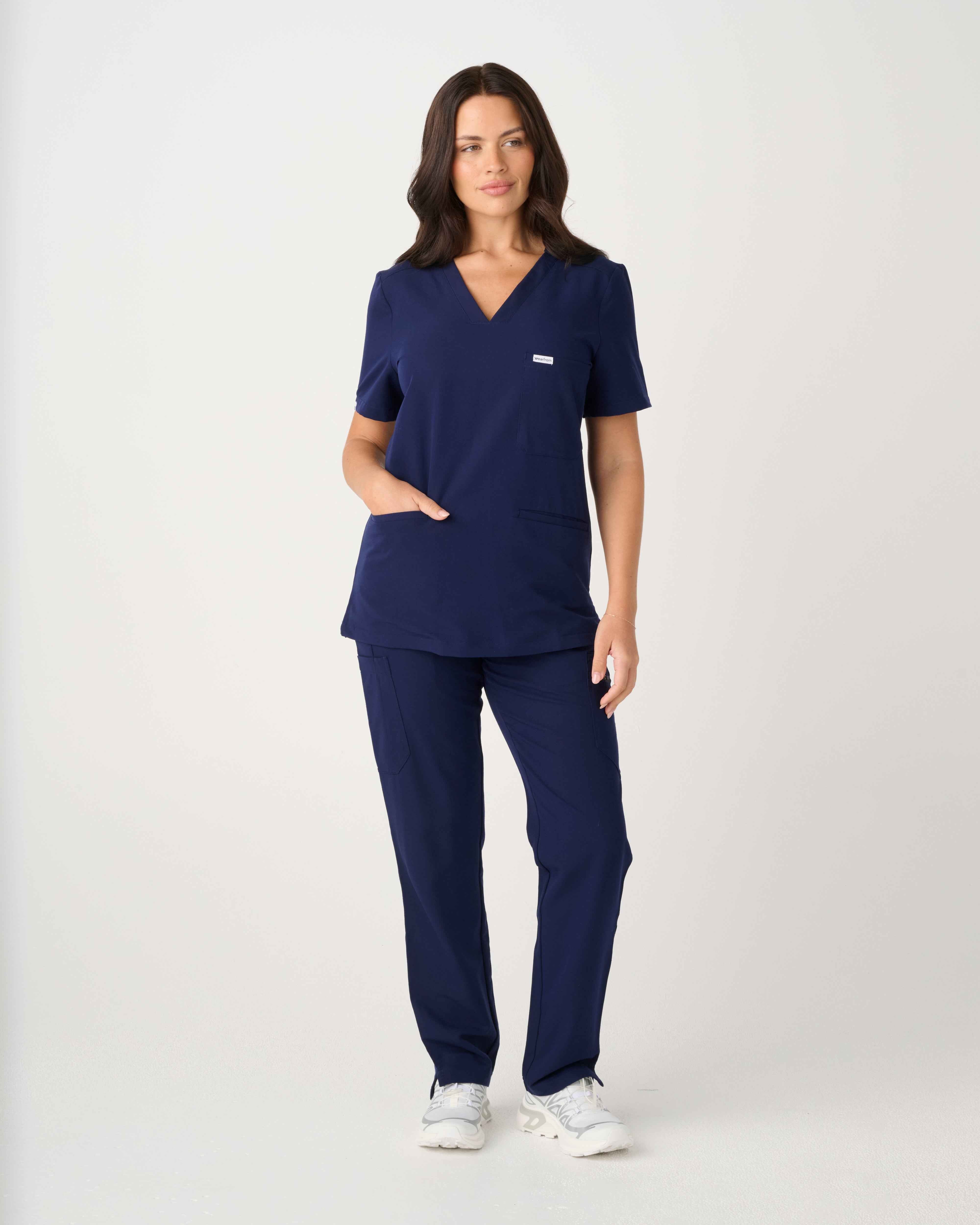 MELBOURNE Three-Pocket Scrub Top Navy