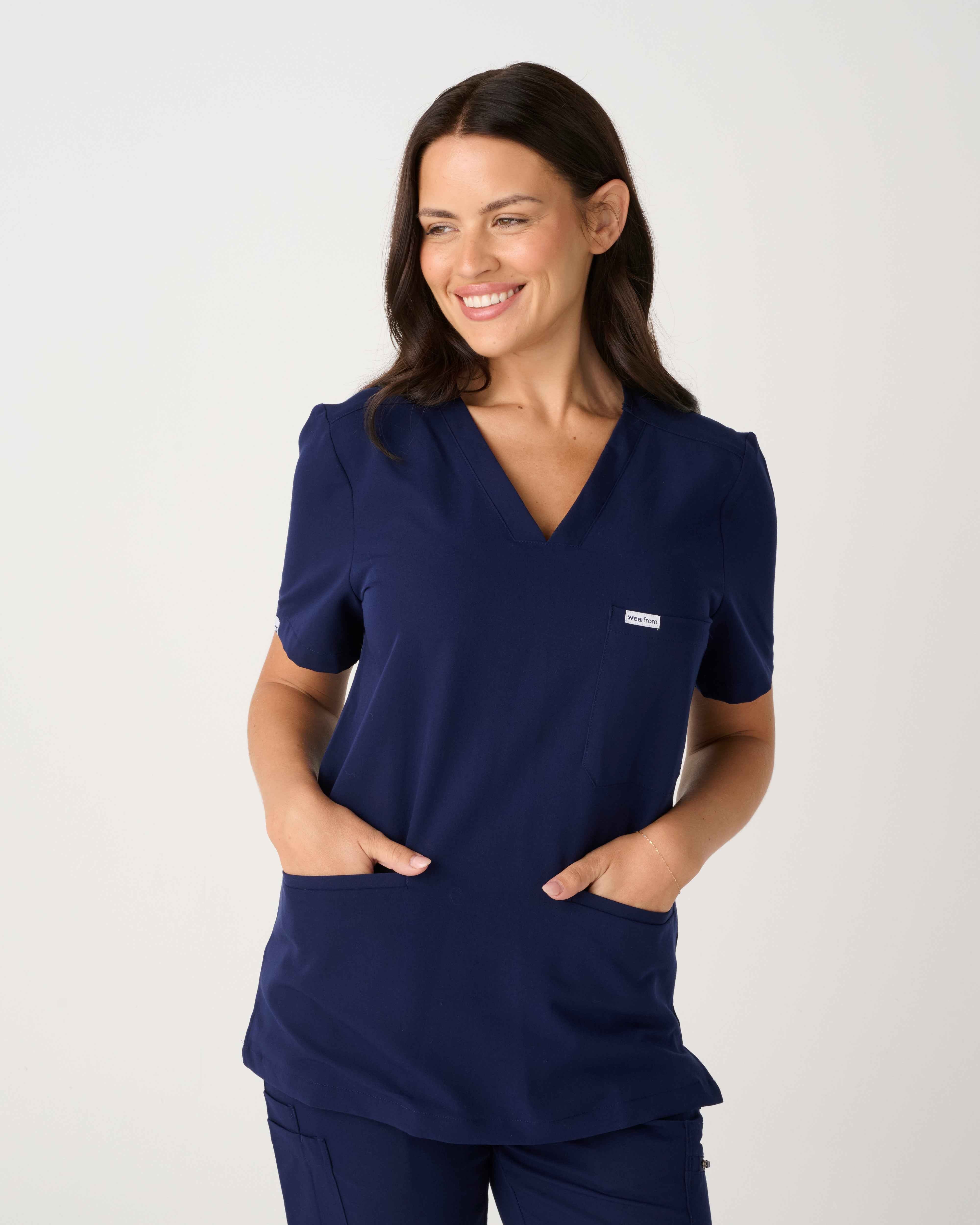 MELBOURNE Three-Pocket Scrub Top Navy