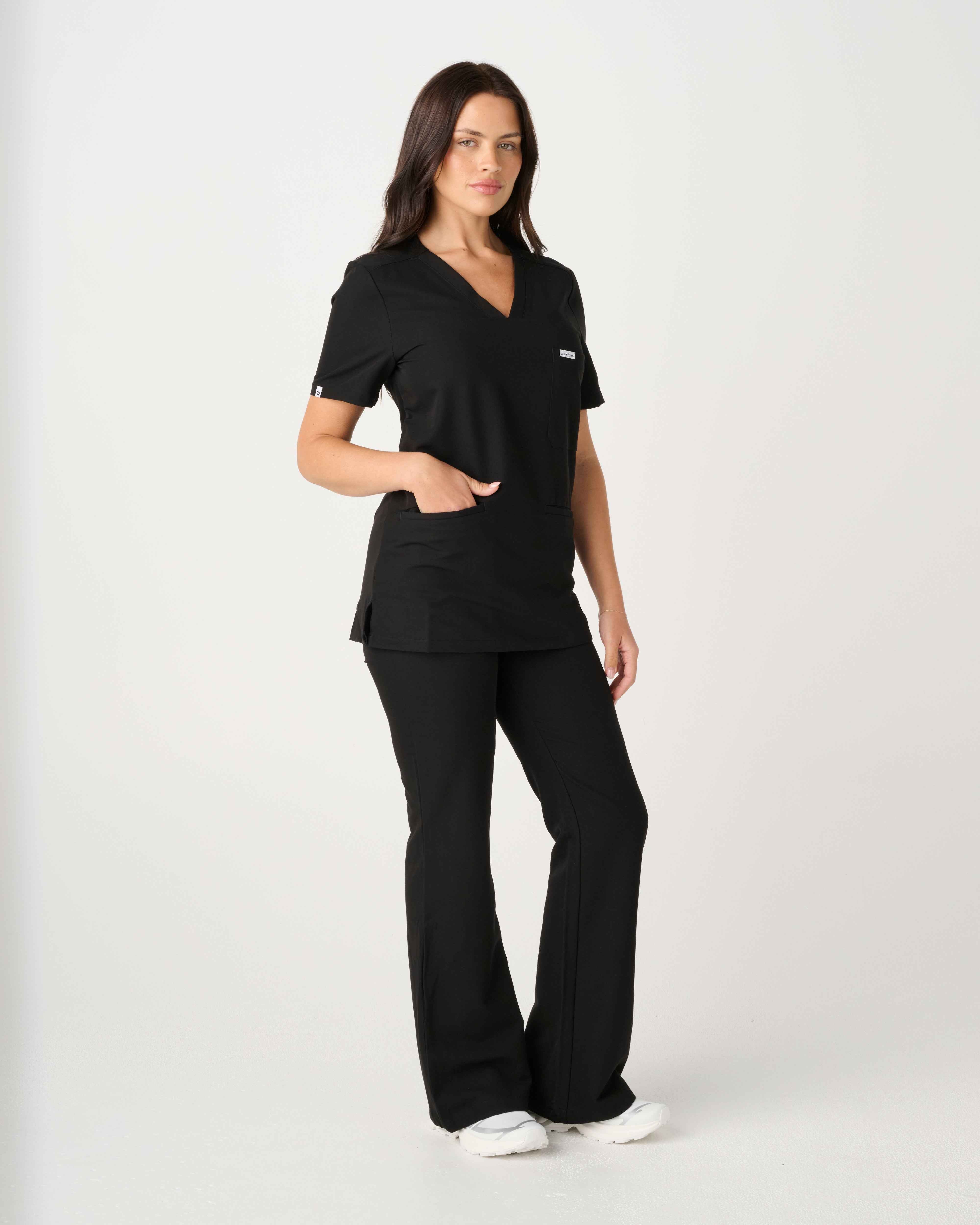 MELBOURNE Three-Pocket Scrub Top Black